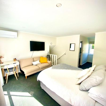2 Mile Bay Guesthouse Таупо Екстер'єр фото