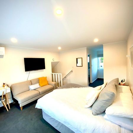 2 Mile Bay Guesthouse Таупо Екстер'єр фото