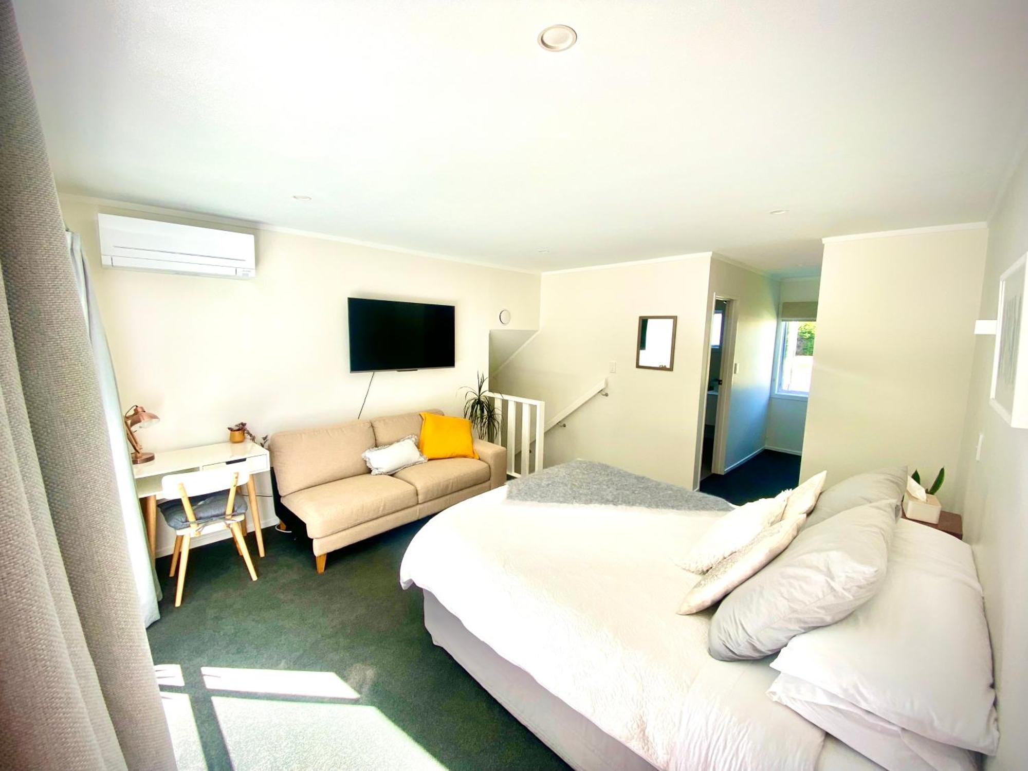 2 Mile Bay Guesthouse Таупо Екстер'єр фото