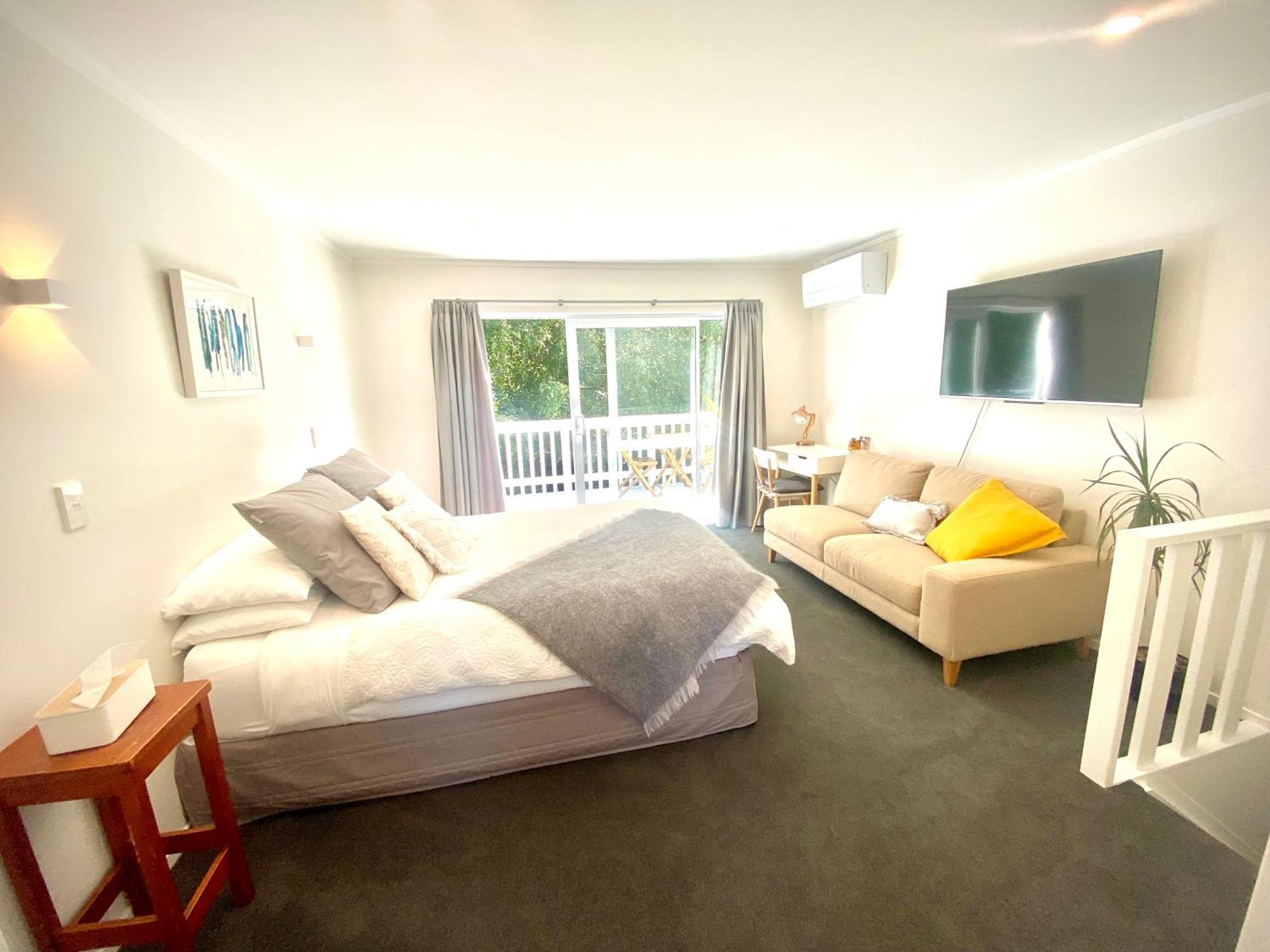 2 Mile Bay Guesthouse Таупо Екстер'єр фото