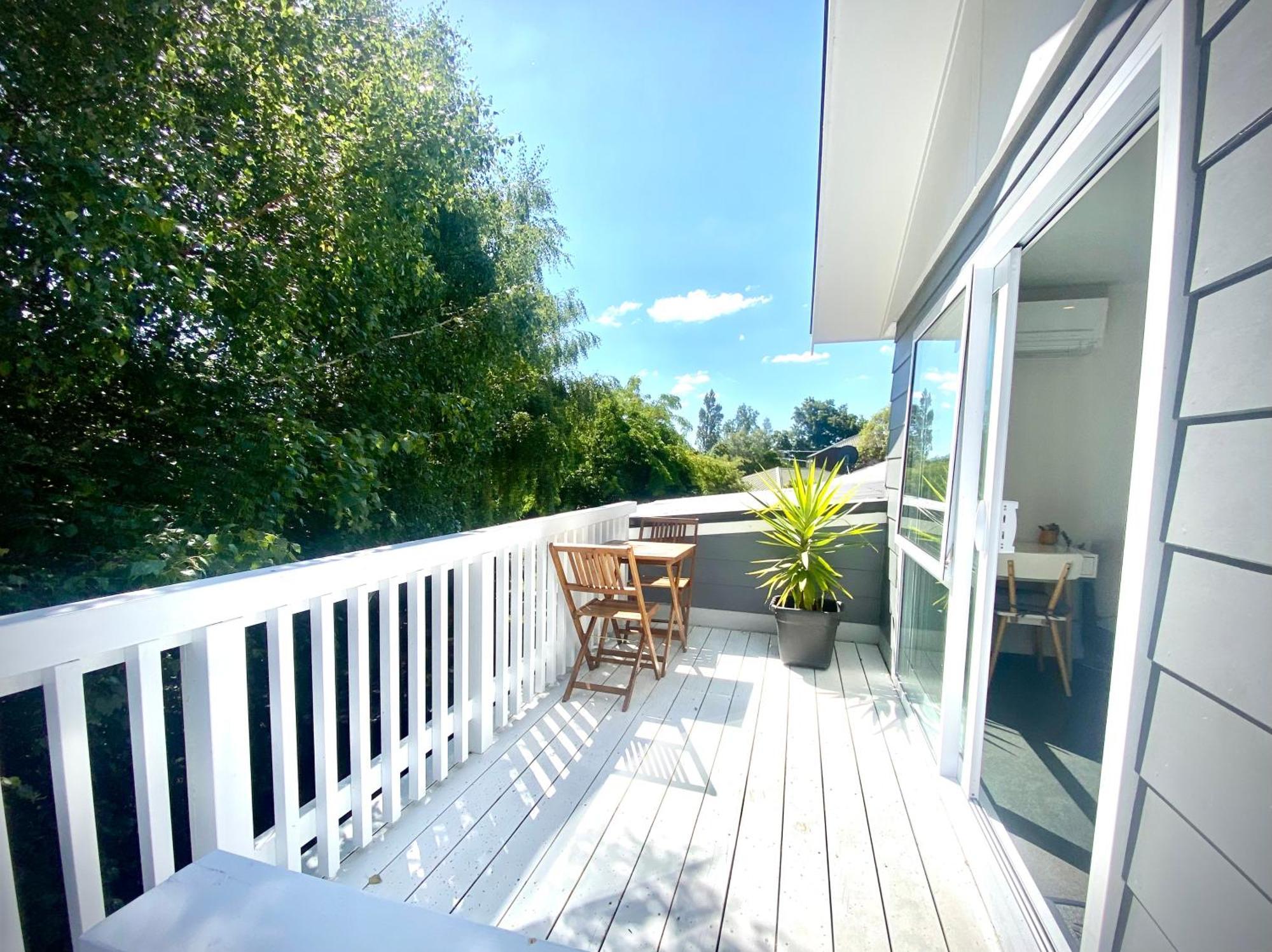2 Mile Bay Guesthouse Таупо Екстер'єр фото
